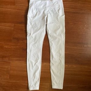 Lululemon white running leggings size 6 with pockets